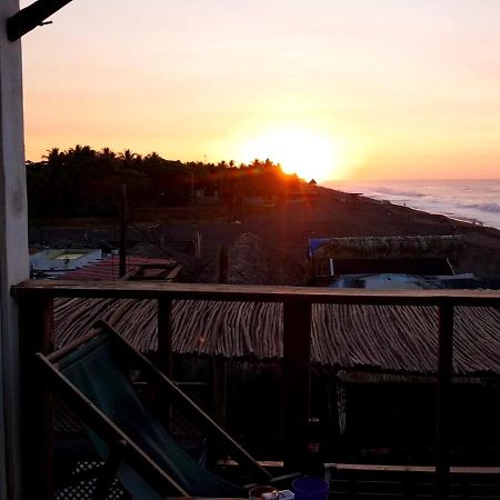 Black Sand Beachhouse Monterrico Eksteriør billede