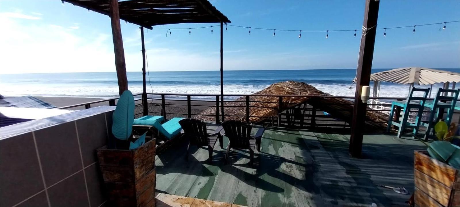 Black Sand Beachhouse Monterrico Eksteriør billede