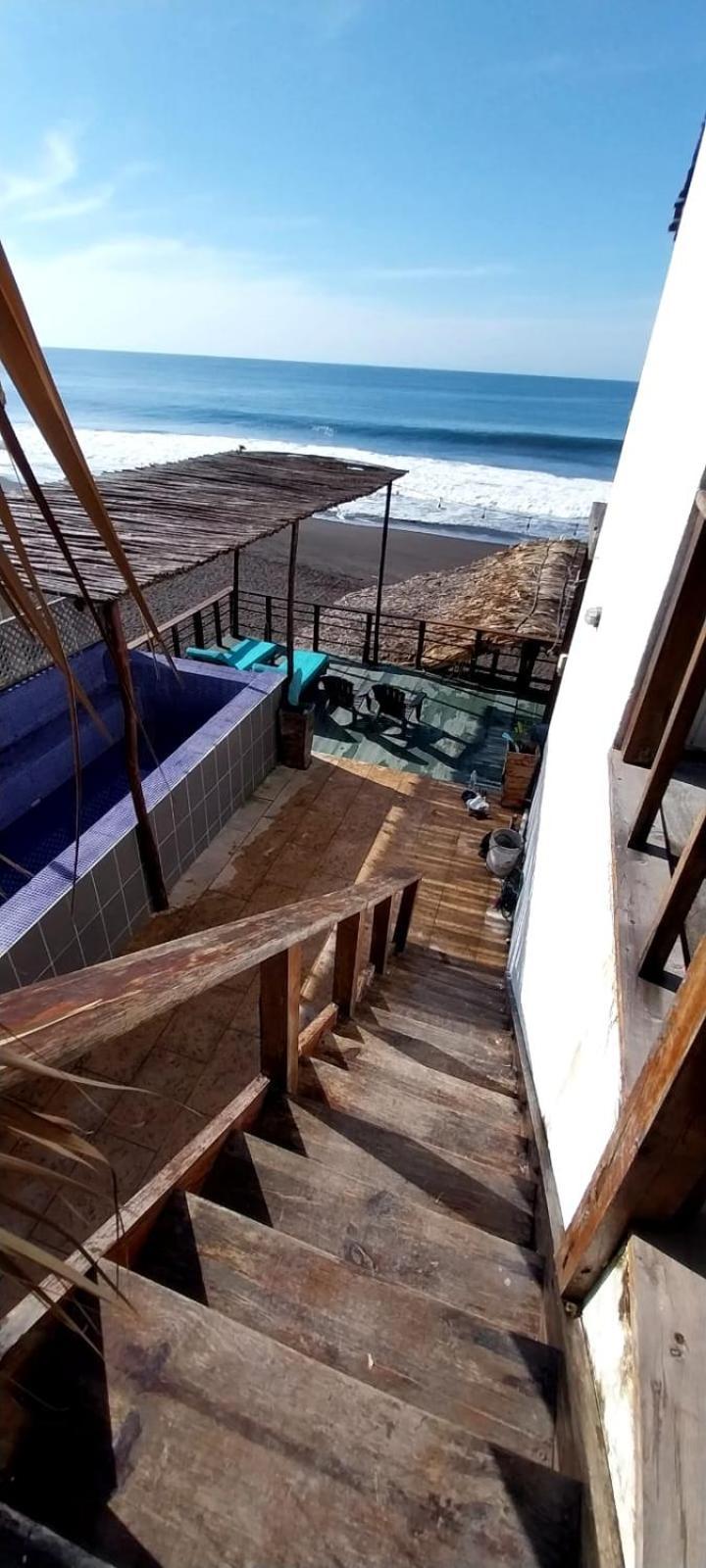 Black Sand Beachhouse Monterrico Eksteriør billede